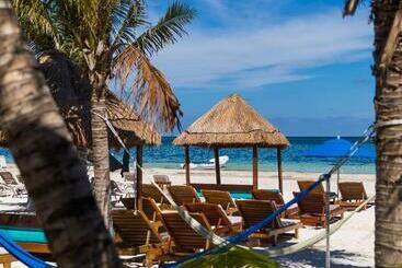 هتل & Beach Club Ojo De Agua