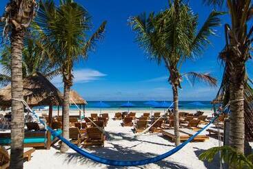 هتل & Beach Club Ojo De Agua