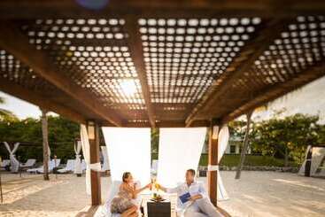 هتل Bluebay Grand Esmeralda - All Inclusive