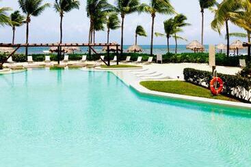 هتل Bluebay Grand Esmeralda - All Inclusive