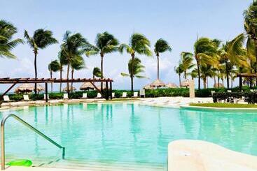 هتل Bluebay Grand Esmeralda - All Inclusive