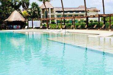 هتل Bluebay Grand Esmeralda - All Inclusive