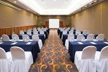 هتل Bluebay Grand Esmeralda - All Inclusive