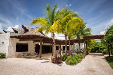 هتل Bluebay Grand Esmeralda - All Inclusive