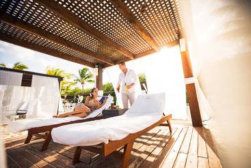 هتل Bluebay Grand Esmeralda - All Inclusive