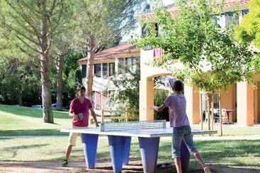 هتل Club Vacances Bleues Domaine De Chateau Laval
