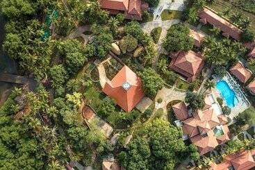 هتل Mercure Goa Devaaya Resort