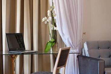 هتل Dovitel Boutique