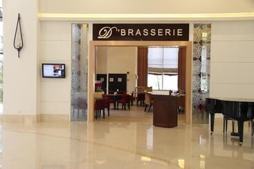 هتل Grand Riverview