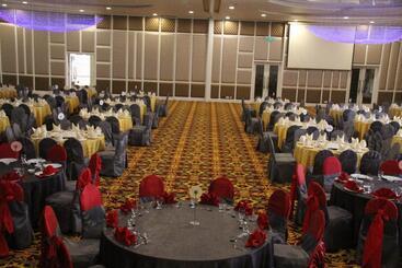 هتل Grand Riverview