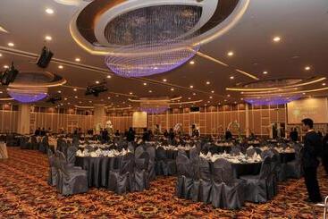هتل Grand Riverview