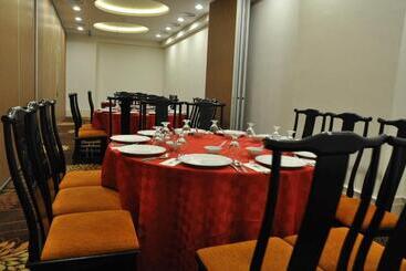 هتل Grand Riverview
