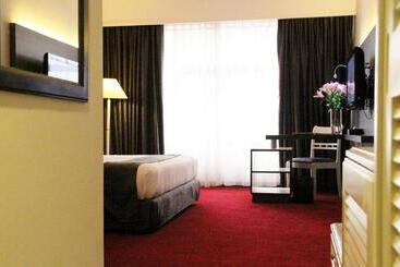 هتل Grand Riverview