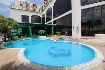 هتل Grand Riverview