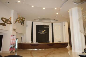 هتل Grand Riverview