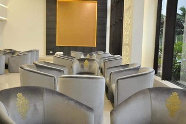 هتل Grand Riverview
