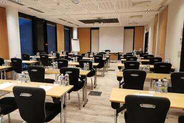 هتل Holiday Inn Bordeaux Sud   Pessac, An Ihg