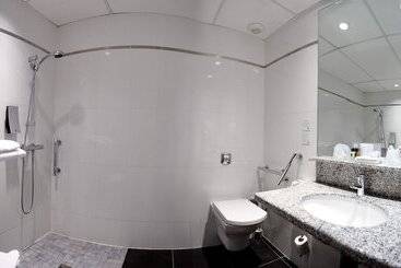 هتل Holiday Inn Bordeaux Sud   Pessac, An Ihg