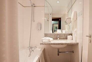 هتل Holiday Inn Bordeaux Sud   Pessac, An Ihg