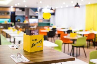 هتل Holiday Inn London   Gatwick Airport, An Ihg