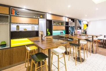 هتل Holiday Inn London   Gatwick Airport, An Ihg