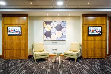 هتل Holiday Inn London Gatwick Airport, An Ihg