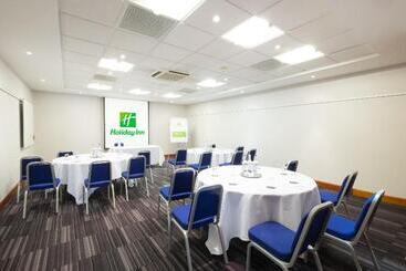 هتل Holiday Inn London   Gatwick Airport, An Ihg