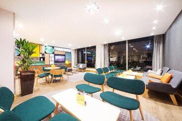 هتل Holiday Inn London   Gatwick Airport, An Ihg
