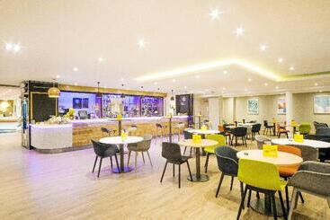 هتل Holiday Inn London   Gatwick Airport, An Ihg