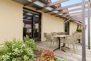 هتل Hôtel Du Béryl, Lons Le Saunier