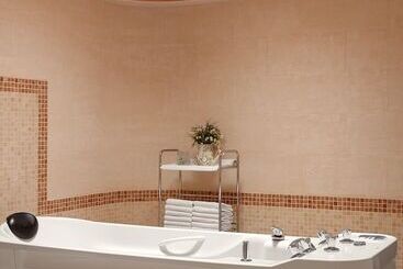 Humboldt Park Hotel & Spa