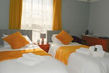 هتل Kings Head Inn, Warwick
