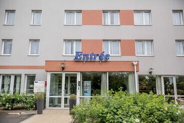 هتل Kyriad Clermont Ferrand Sud  La Pardieu