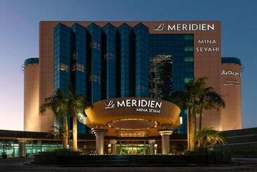 هتل Le Méridien Mina Seyahi Beach Resort & Waterpark