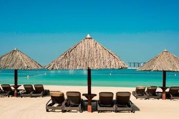 هتل Le Méridien Mina Seyahi Beach Resort & Waterpark