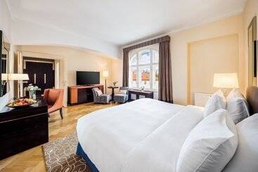 هتل Mandarin Oriental Prague