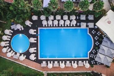 هتل Rapos Resort
