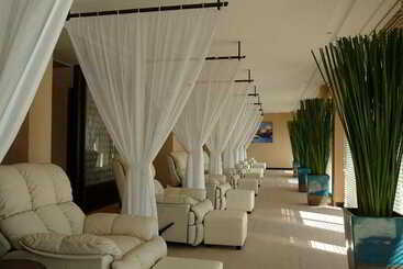 هتل Rarinjinda Wellness Spa Resort