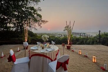 هتل Royal Orchid Beach Resort & Spa, Utorda Beach Goa