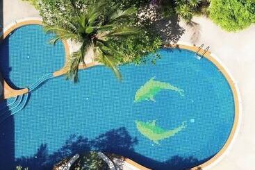 هتل Sand Sea Beach Resort