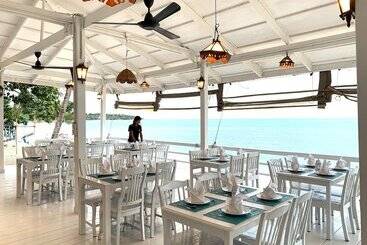 هتل Sand Sea Beach Resort