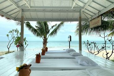 هتل Sand Sea Beach Resort