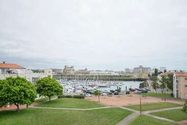 هتل The Originals Boutique, Hôtel Admiral S, Les Sablesd Olonne