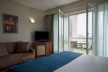 هتل The Originals Boutique, Hôtel Admiral S, Les Sablesd Olonne