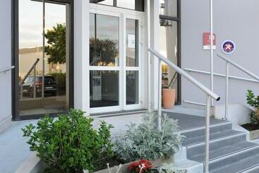 هتل The Originals Boutique, Hôtel Admiral S, Les Sablesd Olonne