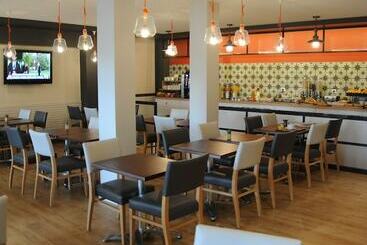 هتل The Originals Boutique, Hôtel Admiral S, Les Sablesd Olonne