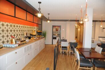 هتل The Originals Boutique, Hôtel Admiral S, Les Sablesd Olonne