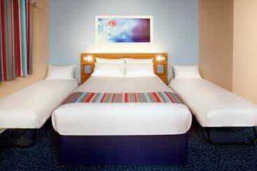 هتل Travelodge Gatwick Airport Central