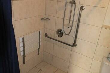هتل Voyager Apartments Taupo