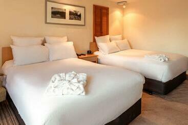 Novotel Queenstown Lakeside